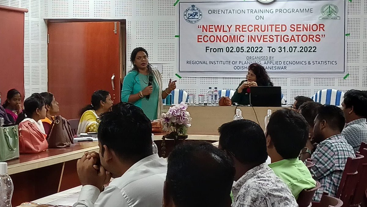 liplinfo's tweet photo. #WomenWelfare: President and co-founder of @liplinfo @jayaLipl  highlighted issues like women trafficking, gender violence and State Policy on Women while addressing newly recruited 'Senior Economic Investigators #SEIs of Planning &amp; Convergence Dept. on Monday. @PCDept_Odisha https://t.co/FPjIUzmR2e