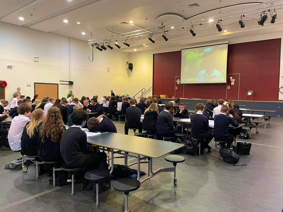 .@wearefuelchange are at <a href="/FalkirkHigh/">Falkirk High School</a> with <a href="/INEOS_GM/">INEOS_Grangemouth</a> and their <a href="/FHS_LfS/">Learning for Sustainability @ Falkirk High School</a> team doing a #supersprint for 120 S3 #greenskills