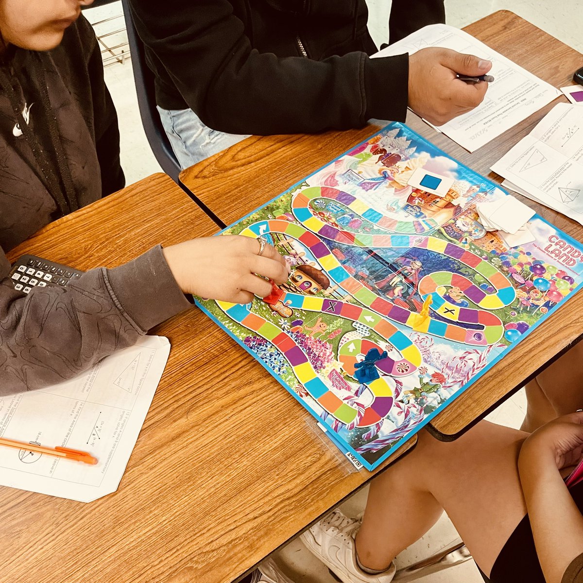 NikkiParkerEDU's tweet photo. Final exam test review and โฆ Candy Land? A perfect combination to engage HS Ss. Solve a math problem and get a round of game play. @Hasbro #mtbos #learnwithgames #differencemaker https://t.co/25laF5fobl
