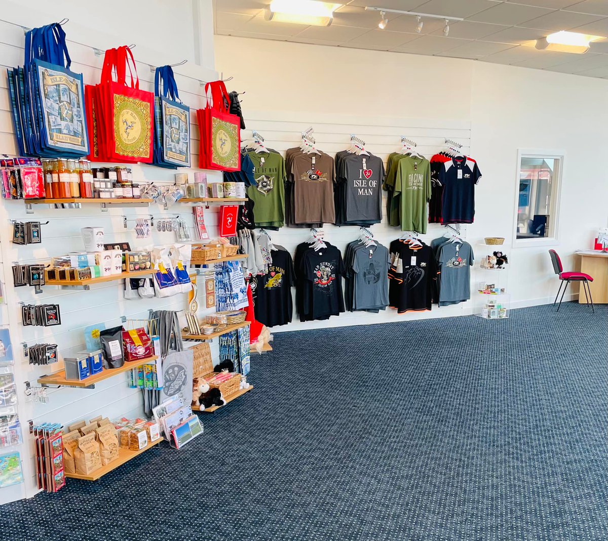 🎉🎉 Our refurbishment works are finished and our shiny new shop is open just in time for TT 🏍🏍🇮🇲🇮🇲
#visitisleofman #isleofman #isleofmantt #touristinformation #manx #manxproduce #isleofmantransport #busvannin #heritagerailway #ttraces