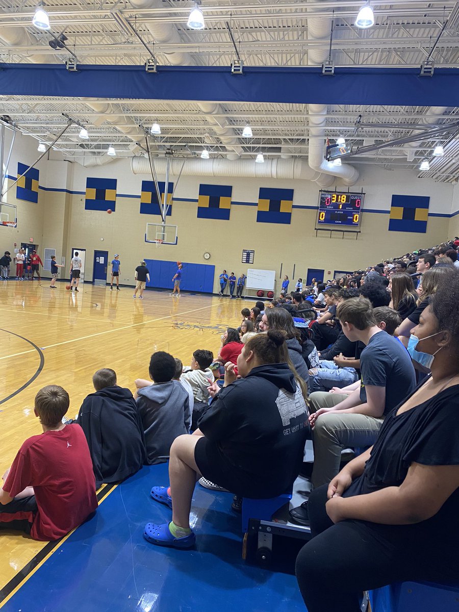 Let’s get this field day staaaaaarrrrtttteeeedddd! First up, shooting stars competition. <a href="/Hamilton_WMS/">Wilson Middle School</a>