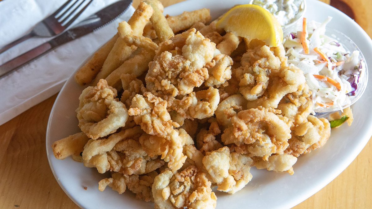 LJFishTale's tweet image. Thanks for your kind review on our Fresh Fried Whole Clams! You described them beautifully. 

"Crunchy on the outside, juicy on the inside. The very best fried clams on the planet. With all due respect, Cape Cod, eat your heart out. ....."
popme.nu/ljsffwc3?utm_c…