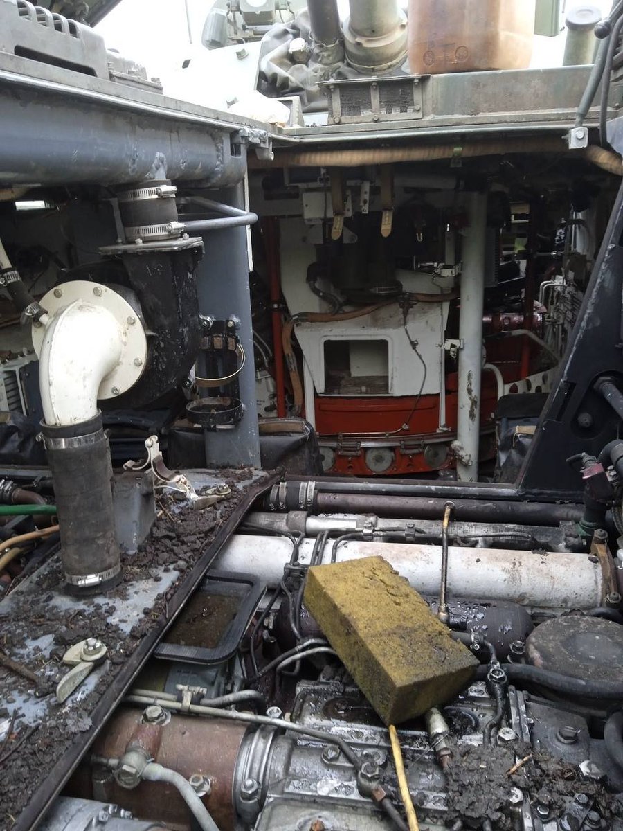 PolymarketIntel's tweet photo. #Ukraine: Two Russian BMP-3 infantry fighting vehicles were recently captured by the Ukrainian SSO "Azov" in the south. Both externally look to be in repairable condition. https://t.co/JYi83L1M5G