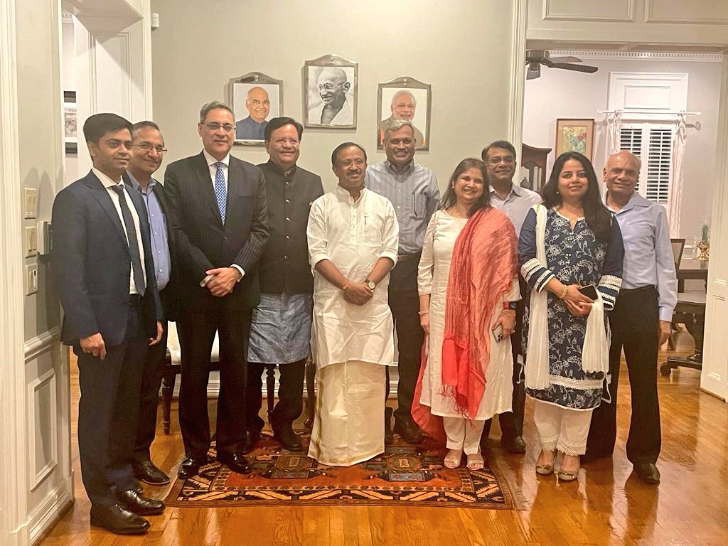 VMBJP's tweet photo. Met representatives of Sewa International USA at Houston. 

Was briefed about their activities &amp; plans in the US &amp; other countries in Disaster Relief, covid management, Family &amp; Child welfare. 

Appreciated their contributions during evacuation of Indians stuck in Ukraine. https://t.co/jhiaTyUZKh