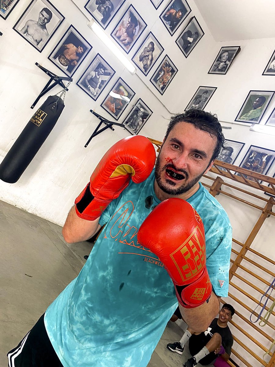 Un día mas en la oficina. <a href="/sandormartin/">Sandor Martin</a>