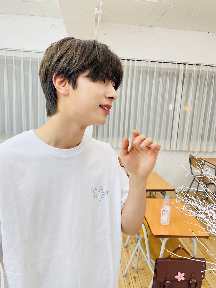 official_ONEWE's tweet photo. [#PHOTO_BY_ONEWE]

어느 각도에서나 잘생긴 내 동생💜💜

#ONEWE #원위 #용훈 #강현 https://t.co/8gk1ufI8KN