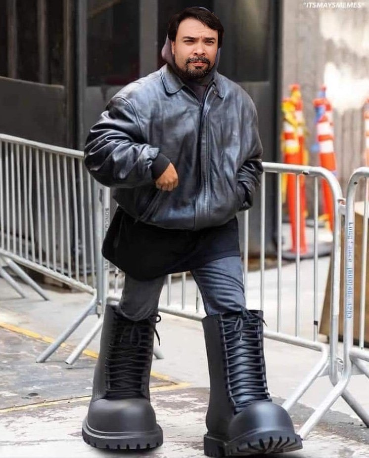 LeOGener89's tweet photo. El @TeVeoGeek cuando está lloviendo y hace frío... #SiempreALaModa https://t.co/BxpURlO5Gh