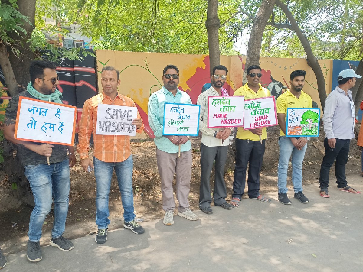 Vikrant49733331's tweet photo. अब नही तो फिर कब, आज नही तो कभी नही।
बिना पेड़ के जीवन कैसा, आज नही तो कभी नही।
जंगल का एहसान चुकाओ, आज नही तो कभी नही।
पानी पानी को तरस जाएंगे, अब भी अगर चुप रह जाएंगे।
आओ आज अपना फर्ज निभाएं, आज नही तो कभी नही।
#hasdevbachao https://t.co/93TdfjoZHc