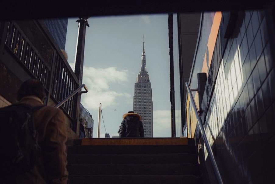 billydeee_'s tweet image. In a New York minute