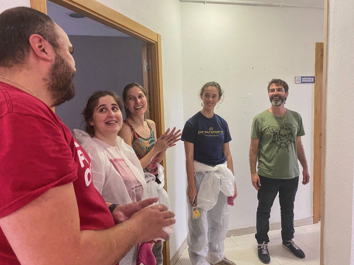 El sábado pasado tuvimos la oportunidad de pasar la mañana en el Centro de Día y Equipo de Apoyo Social Comunitario de <a href="/FundManantial/">Fundación Manantial</a>, gracias al Proyecto #PaintingForOthers de <a href="/cooperacion/">Cooperación Internacional - IYC</a>  🎨💙

Ha sido una experiencia muy divertida. ¡Muchas gracias por contar con nosotros! 🙌🏼