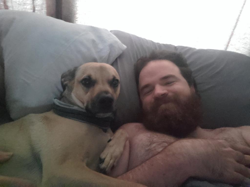 FishingTurdle's tweet photo. Every morning he is glued to me. https://t.co/pPXkYmE6iD
