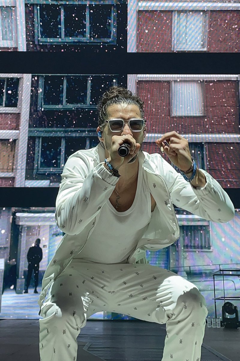 vioadl's tweet photo. Nos pnl hier soir a bercy paris #PNL #PNLTOUR2022 #pnlbercy https://t.co/LjDAkOzT1X