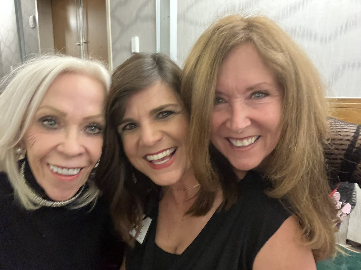 It was amazing to come together with my fellow Schwabbies and hundreds of community members to celebrate the youth of <a href="/BGCMetroDenver/">Boys & Girls Clubs of Metro Denver</a> !  The accomplishments of these up and coming leaders never fails to inspire! #Schwab4Good #GreatFutures #Inspire