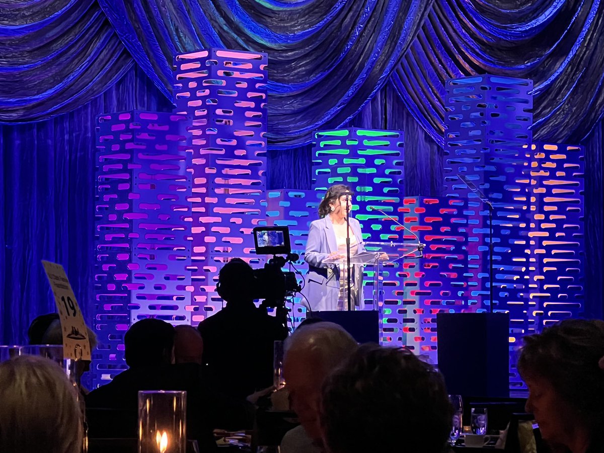 Casey_Cortese's tweet photo. It was amazing to come together with my fellow Schwabbies and hundreds of community members to celebrate the youth of @BGCMetroDenver !  The accomplishments of these up and coming leaders never fails to inspire! #Schwab4Good #GreatFutures #Inspire https://t.co/npFuKaG6QJ