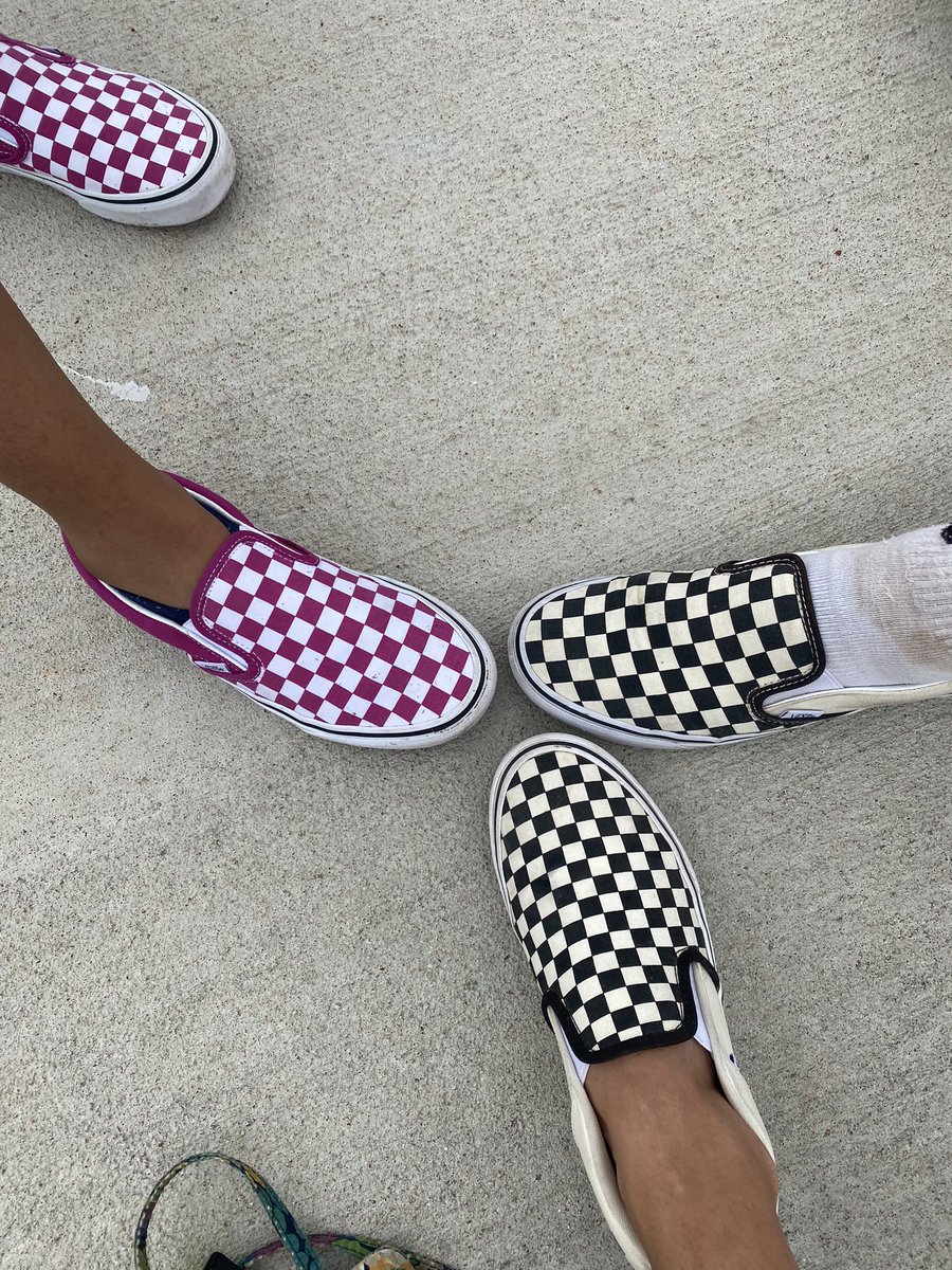 ShannaCanales17's tweet photo. Matchers💜🖤🤍 #7thperiod https://t.co/CMJ7NMI76r