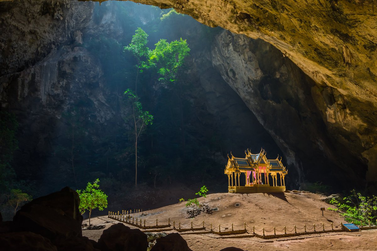 AllianzAssistCA's tweet photo. @Giselleinmotion @perthtravelers @CharlesMcCool @LiveaMemory @LisaRivera2207 @Adventuringgal @LindaPeters64 @Abfabtravels @lizzie_hubbard2 @SashaEats @Stromfieldadvs @sl2016_sl @SteveKubota @180books Here is our contribution for this week's #top4themes' #top4Gold.
Basilica San Marco, Venice ๐ฎ๐น
Phraya Nakhon Cave ๐น๐ญ
Dubai Gold Souk ๐ฆ๐ช
City Palace, Jaipur ๐ฎ๐ณ https://t.co/ar1IzvWEko