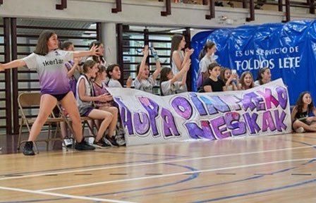 arrisurfcoach's tweet photo. Ordu batzuk pasata dena bere lekura bueltatzen da. Pentsamendu eta emozioak ordenatuta, gertakizunen irakurketa objetiboagoa egiten dugu.
Eskerrak emateko momentua da, lehenik eta behin jokalariei eta taldeko entrenatzaileei, Iñaki eta Unai. https://t.co/Flcf9TGkq1