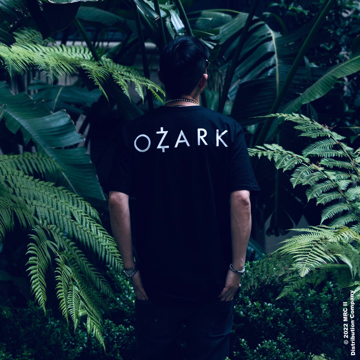 If you wanna stop me... 🖤 <a href="/EloominahtEE/">Edison Chen</a> in the <a href="/EUmadetosatisfy/">EMOTIONALLY UNAVAILABLE</a> x <a href="/ozark/">ozark</a> collection with <a href="/netflix/">Netflix</a>.shop 

A special @complexland drop debuts at 11am PST / 2pm EST on Wednesday, 5/25 and closes at 7pm !

ComplexLand is free to everyone - complexland.com