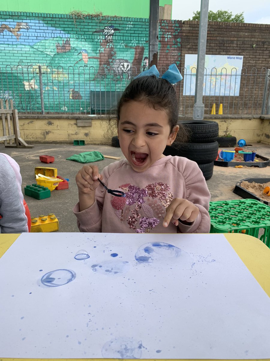ReceptionMoon's tweet photo. Reception Moon explored painting with bubbles today. Over the next few weeks Reception Moon will be creating their own rock pool using a variety of creative techniques. Today, we started making the water using bubbles and paint 🫧 🎨 the children really enjoyed this process 😁 https://t.co/OVExahFu9k