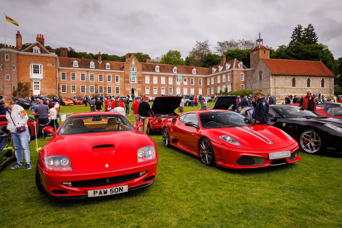 We're still dreaming of all of the stunning cars we saw this weekend! 😍  Comment below which car was your favourite! ⬇️