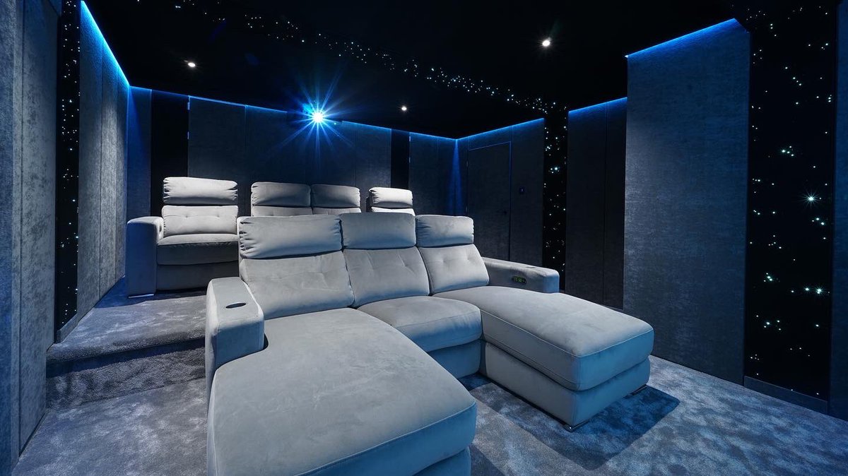 bespoke_cinemas's tweet photo. Star ceilings don’t have to be just on the ceiling, welcome to our Stargate Cinema Room installation https://t.co/75P9NTFS91

#bespokehomecinema #cinemaroom #starceiling https://t.co/K6DH01jg9o