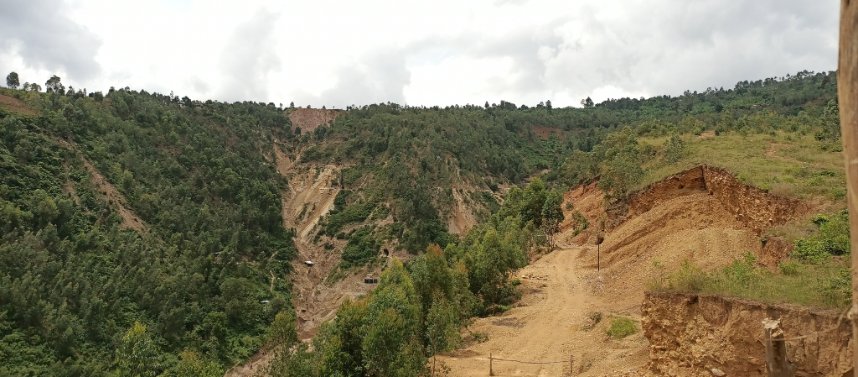 A panoramic view of the Agakomeye #Hill, which is where our main #cassiterite deposit is located. We are in SouthWest #Kigali