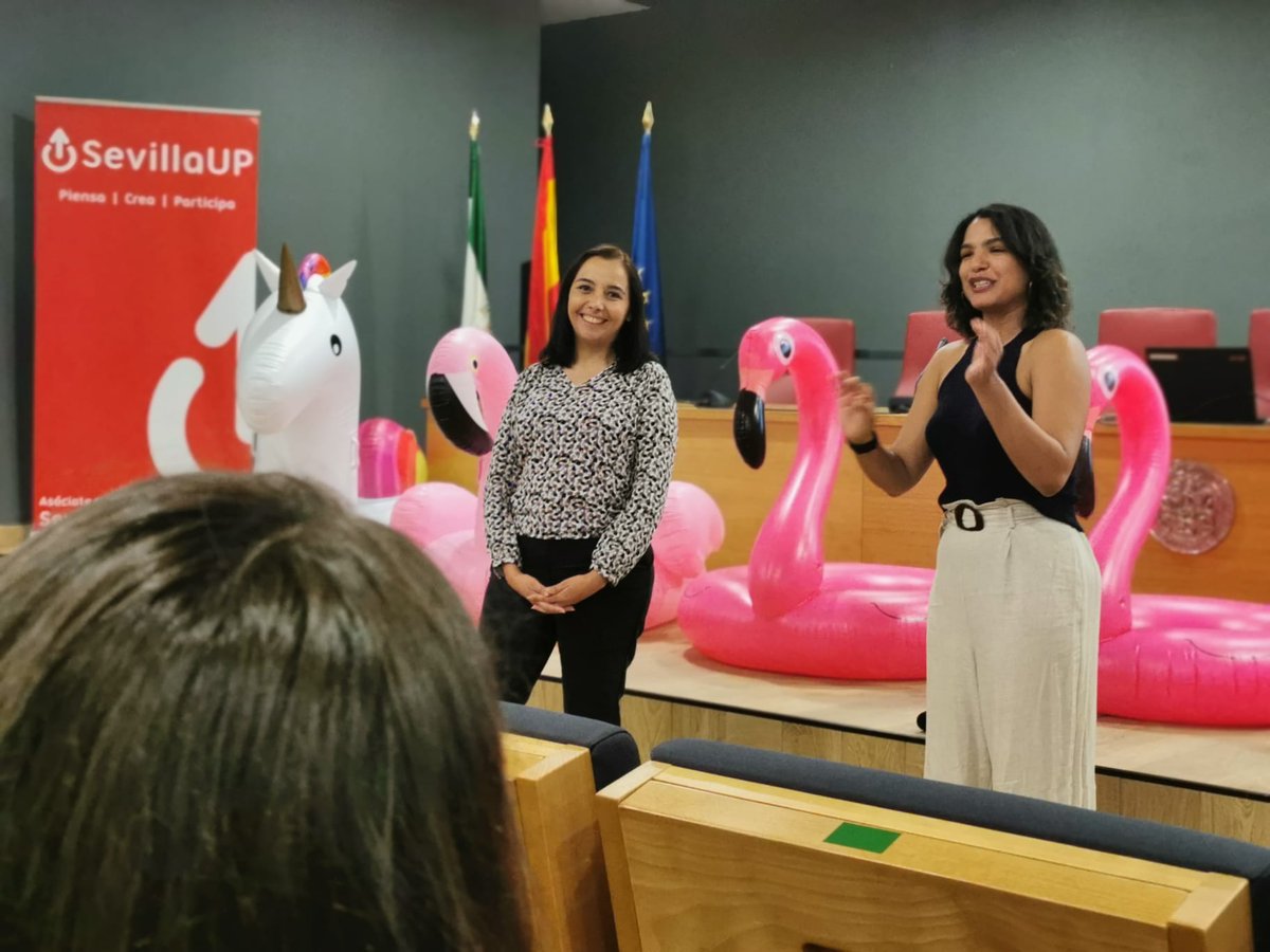 En el principio fue el Product owner, ahora es el Product manager...Comenzamos con dos mujeres que nos hablan su experiencia en el #Ecosistema #Tech <a href="/JovsPumarol/">Jhovanna Pumarol</a> y Amalia Gómez Cubillo #TechstarsStartupWeek #Sevilla