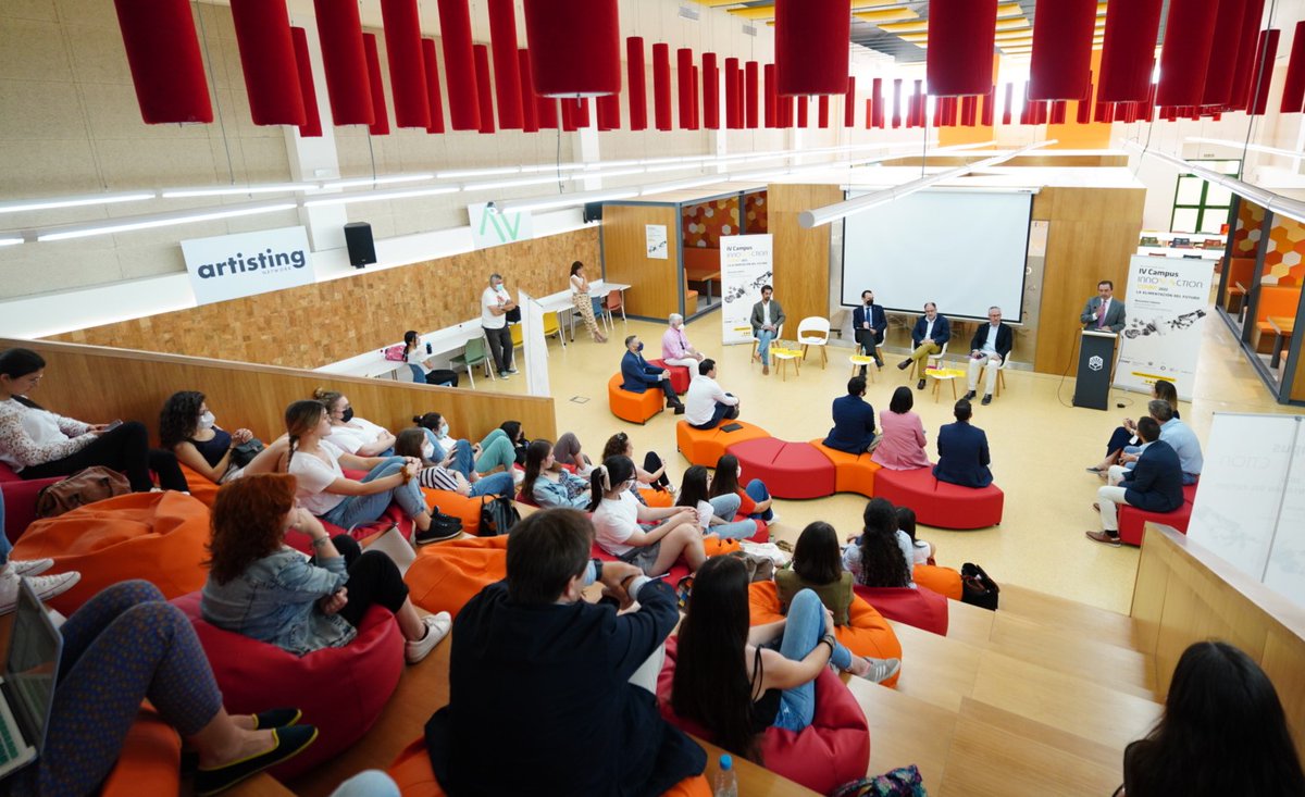 Covap's tweet photo. Inscríbete ya en el #CampusInnovactionCOVAP desde hoy y hasta el 24 de junio y conviértete en uno de los 45 talentos seleccionados que formarán parte de esta experiencia 🚀
¿Te lo vas a perder? 👉 https://t.co/50WmU6sOfq 
(+)info: https://t.co/skM5NaypOx https://t.co/tfMWrZfVAy