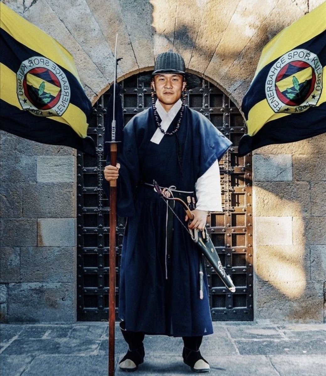 Gören herkes mutlaka destek olmalı. Haydi RT butonunu çökertelim. 💪

#StayWithUsKimMinJae