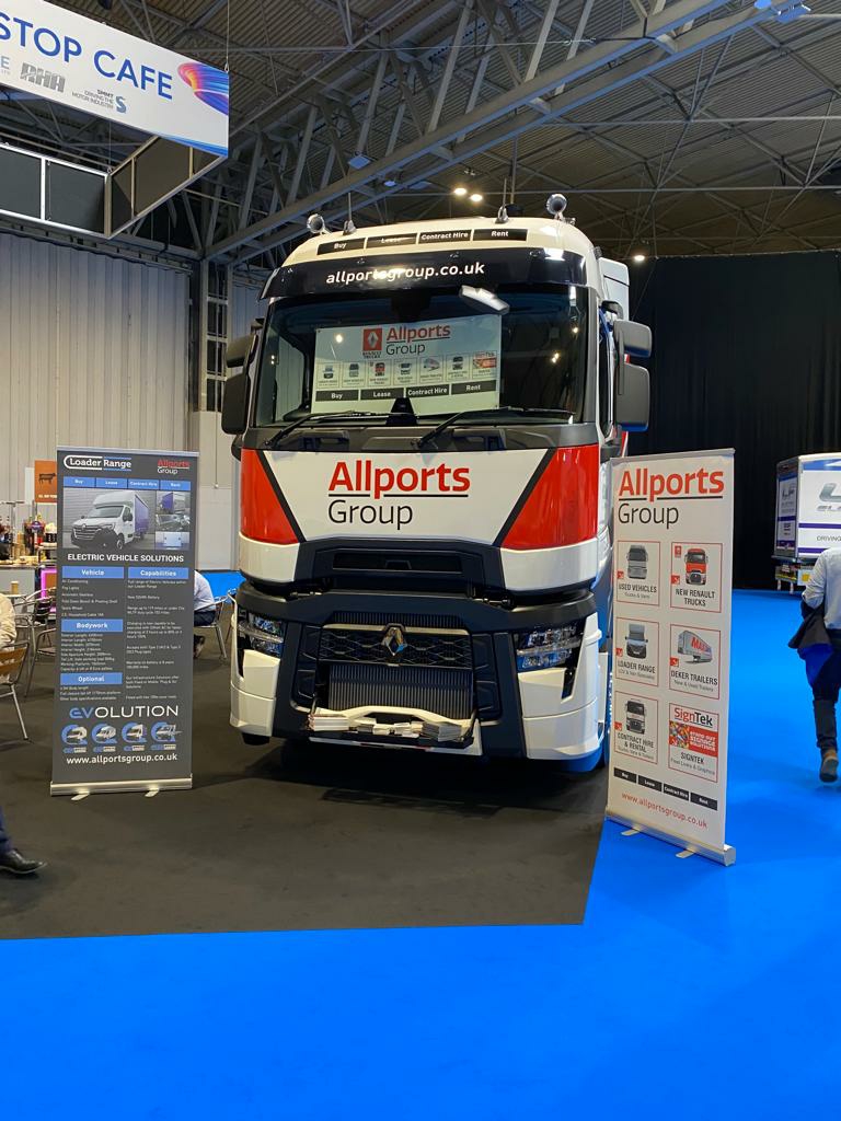 RenaultTrucksUK's tweet photo. At this year's @TheCVShow the #ProudProfessionals at @allportsgroup are sponsoring the #PitStopCafe.
Pop along for a chat and see their tractor unit parked up in pride of place!πβ¦οΈ
#CVShow #CVShow22 #commercialvehicles #commercialvehicle #LCV #Electricvehicles #electromobility https://t.co/WDxdn7wKTV