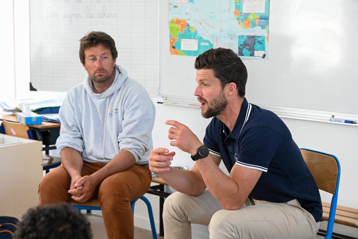 Spécialité voile !
📸Aujourd'hui, notre ambassadeur sportif <a href="/Jeremiemion/">Jérémie Mion</a> et le skipper <a href="/cedchateau/">Cédric Chateau</a> sont intervenus dans 2 écoles du territoire.
Ils ont échangé sur leur expérience de la @TransatJV, leurs projets sportifs respectifs.

#LeHavreMetro soutient le sport de haut-niveau