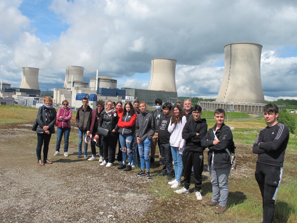 EDF_GrandEst's tweet photo. Les jeunes des Ecoles de la 2ème Chance de Lorraine visitent @EDFCattenom @EDFBlenod @EDF_HydroEst et Velaines
➡️Une mission soutenue par @Fondation_EDF : aider des jeunes sans qualification à développer des compétences pour construire avec eux un projet professionnel
#engagement https://t.co/rvaXACO5mA