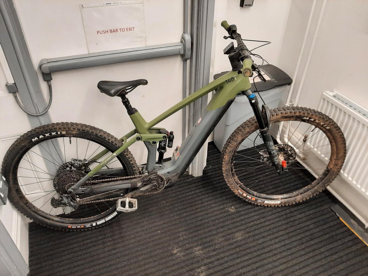 We’re trying to find the rightful owner of this suspected stolen bike.

The Cube Stereo 140 hybrid bike was seized by police in Westbury-on-Trym on Thursday 19 May.

If you believe it is yours, please call 101 and quote reference number 5222119190.