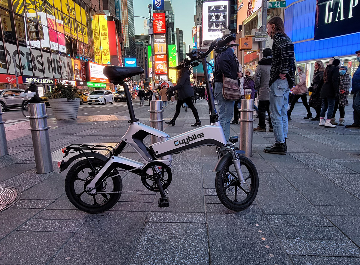Euybike's tweet photo. Riding a K6 mini e-bike to the plaza for shopping.
This is so convenient.
Get it now!
https://t.co/C9p55L4Gtg

#ebike #euy #euybike #plaza #electricbike #electricminibike https://t.co/7pZDBprOPQ