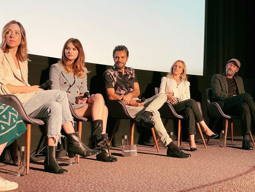 ocicattt's tweet photo. 26 Sep 2021
#CODA🤟Screening, Q&amp;A📸
Los Angeles

@sianheder
@EmiliaJonesy 
@TroyKotsur 
@MarleeMatlin 
@DanielNDurant
@EugenioDerbez 
.
.
Visit @EmiliaJones_ Fan Page for public appearances &amp; more:
https://t.co/cRWfpZugBs
.
👇👇EXPAND thread for
More Screenings 📸&amp;📽 👇👇 https://t.co/AR08ireGfI