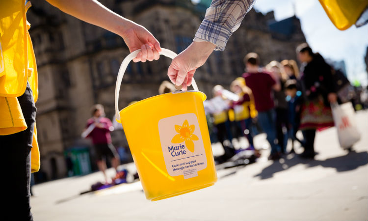 thomsonashm's tweet photo. 💛We are collecting at St Enoch Shopping Centre on Friday 27th &amp; Saturday 28th May, 11am - 5pm. Can you spare a couple of hours? You could combine with a trip to the new swanky cinema with reclining seats!  Email amanda.casey@mariecurie.org.uk if you can help.  Thank you💛 https://t.co/8M5W0tx3E1