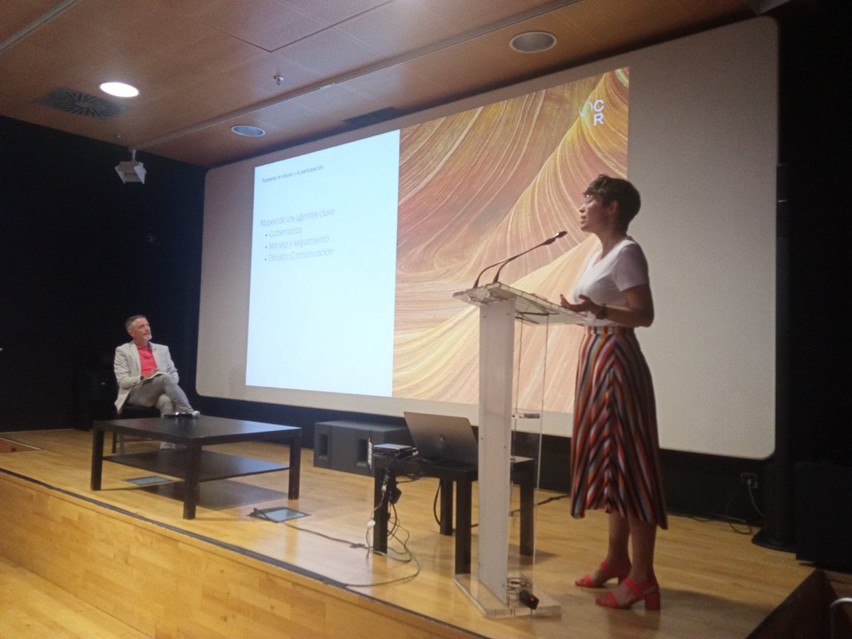 Ana Méndez <a href="/CreandoRedesRE/">Creando Redes</a> presenta la experiencia del plan estratégico de infraestructura verde de la Universidad Complutense de Madrid en la Jornada Somos Naturaleza en el #diaeuropeodelosparquesnaturales
