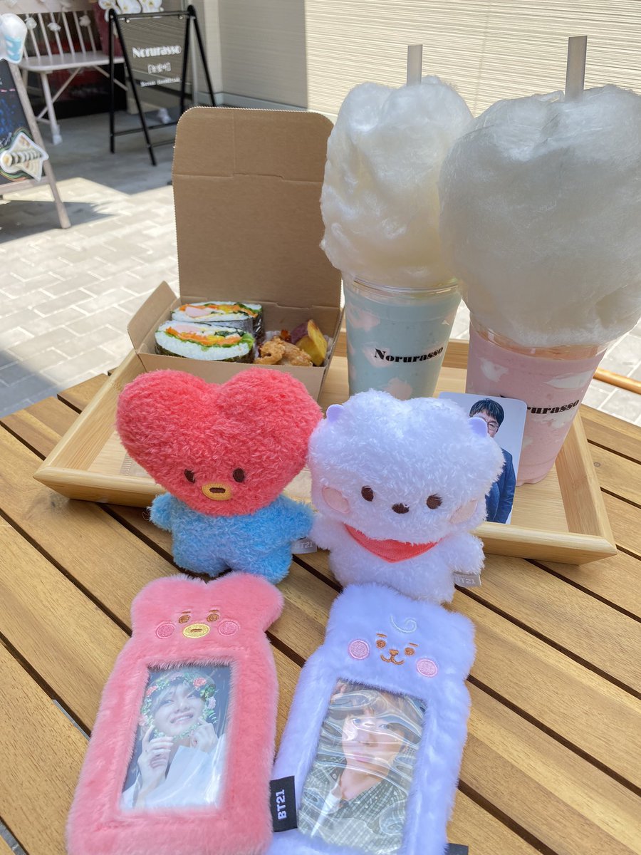 AxK7nMXQ0PR4pk7's tweet image. 今日はリアチンとアミ活😍✨✨
いつもノリ良くて楽しいから時間あっという間すぎる😂

2人でグッズ並べてニヤニヤ🤣✨✨

#bts
#埼玉army
#大人army