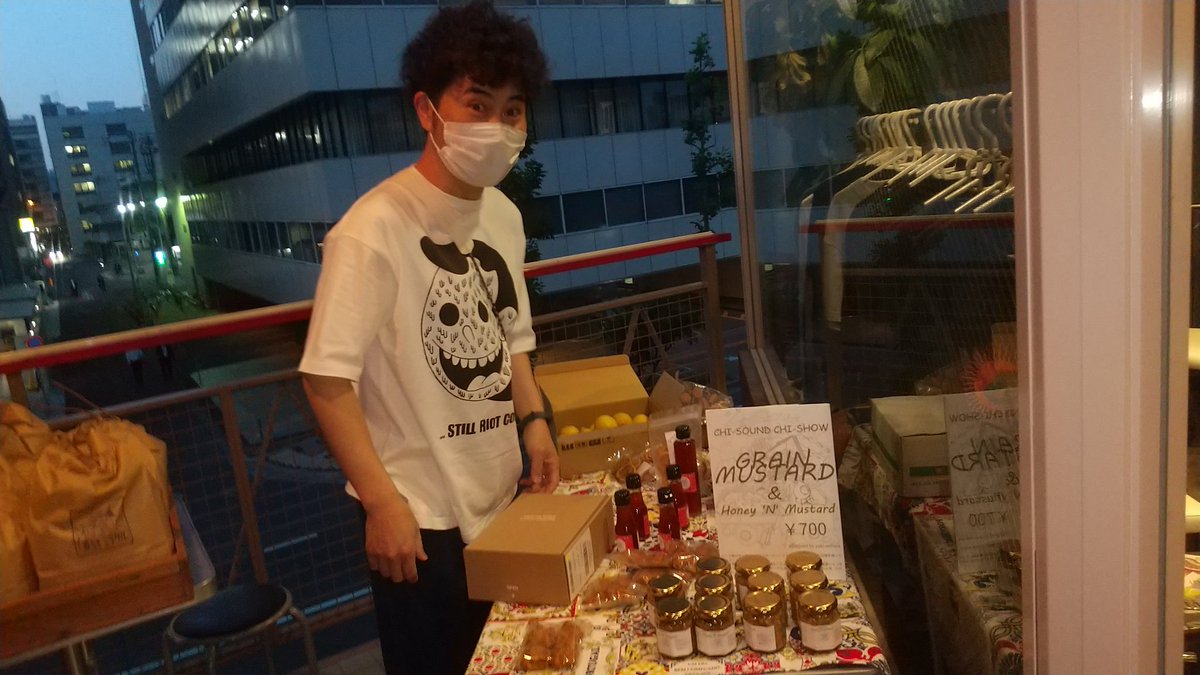 Impulserecords's tweet photo. ナイトマーケットこの後19時30分より！ https://t.co/269ogC7ZrB