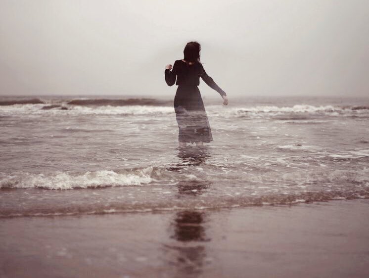 The sea is a dream that does not give up...

H Mankel