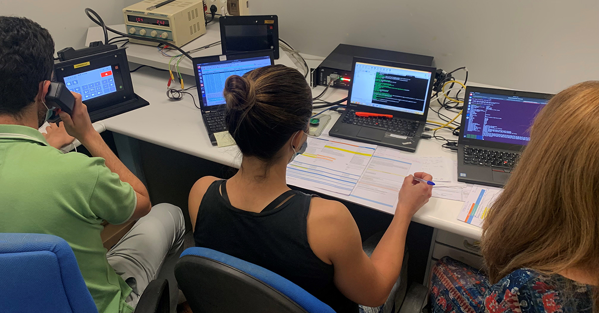 teltronic_zgz's tweet photo. Teltronic participated in the 2nd #FRMCSPlugtests arranged by the @ETSI_STANDARDS. We were able to check #FRMCS features on our on-board equipment RTP-800 as User Equipment, and the MCX Client for the RTP-800 and the Control Centre solution, NG CeCoCo. https://t.co/yIwKaqvRGT