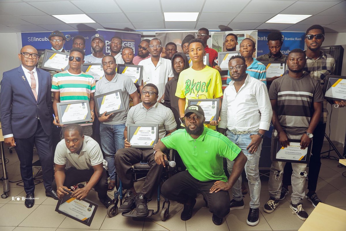 iamNanaKobby's tweet photo. The next generation of sound engineers will have lots of experience cos of the positive impact @possigee has been impacting onto them. First edition of the mix and mastering class was super educative. Y’all watch out for the 2nd edition... 

#PossigeeMixClass2 coming soon https://t.co/8atpjqINle