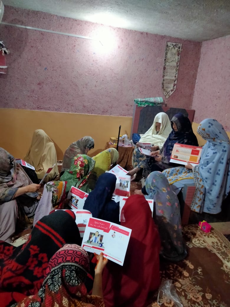 Ash_khan80's tweet photo. CRPs/LHWs are engaged to aware parents/caregivers on diarrhoea managment in U5 children thru zinc &amp; LO-ORS,exclusive breastfeeding, basic hygiene &amp; covid 19 SOPs. Project is being implemented in 6 targeted district off balochistan with the support of @NutritionIntl.@ShabinaRaza https://t.co/EI9K473CXO