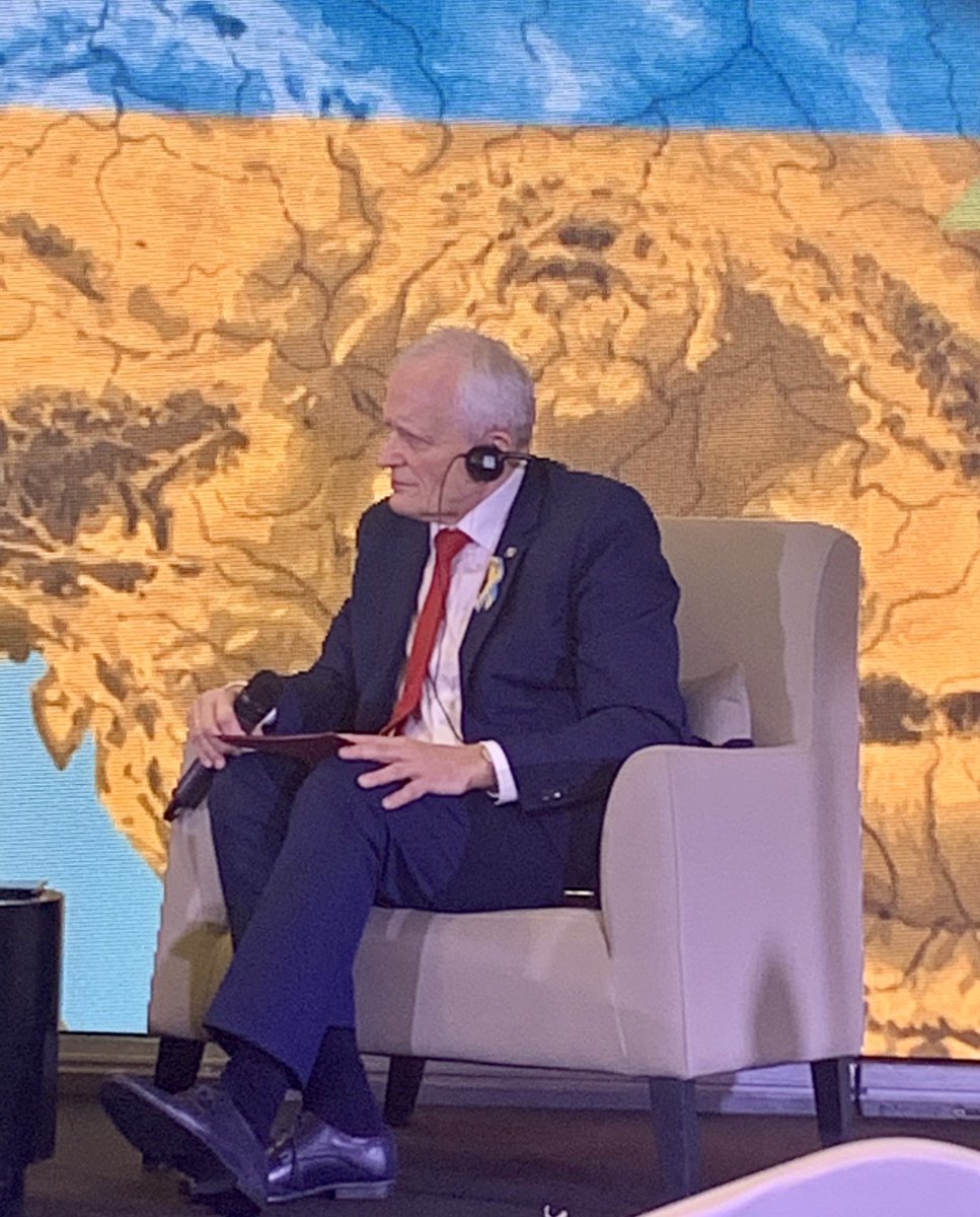 WaschukCanUA's tweet photo. Jacek Piechota #BBForum Chair: 🇵🇱🇺🇦 trade turnover in 2021 was $12B, with #Ukraine share growing faster. #Poland was #2 trade partner, after China. We’re only now realizing how much progress has been destroyed in this war. But bilateral ties also a firm basis for rebuilding. https://t.co/HceDD9N7Kd
