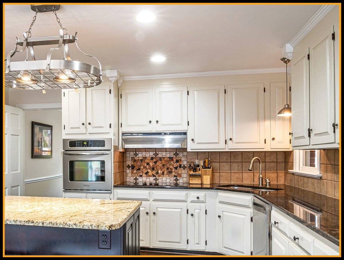 RocojaLimited's tweet photo. We have found a great blog for anyone interested in Kitchens / Kitchen design inspiration. Take a peek here - https://t.co/NasdTKf2Uq  
#Kitchen #KitchenDesign #IconKitchenDesigns #Purley #Rocoja #Design #Lighting #Tiles #Redesing #Icon #Kitchens https://t.co/igSbWwoert