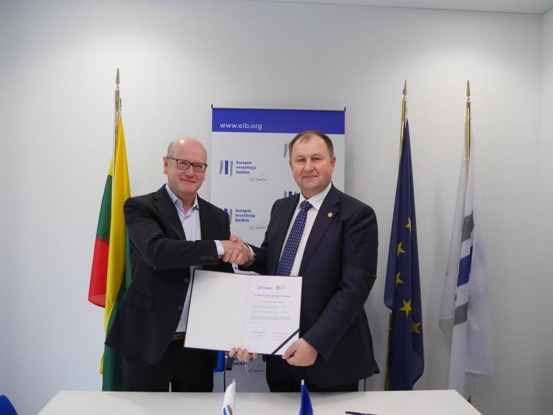 We are supporting <a href="/teltonika/">Teltonika</a> with a €50m loan to accelerate its research, development &amp; innovation activities in wireless networks and communication technologies, &amp; expand its 🇱🇹-based manufacturing facilities, strengthening 🇪🇺 competitiveness in #IoT 
👉bit.ly/3lG0c7X