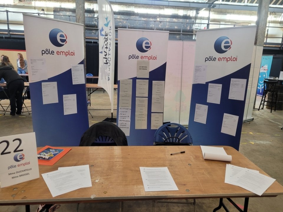 #CitéEntreprenante 2ème édition à Calais avec les collégiens.
 👉 Pôle emploi Calais informe sur le marché du travail local et les métiers qui recrutent
