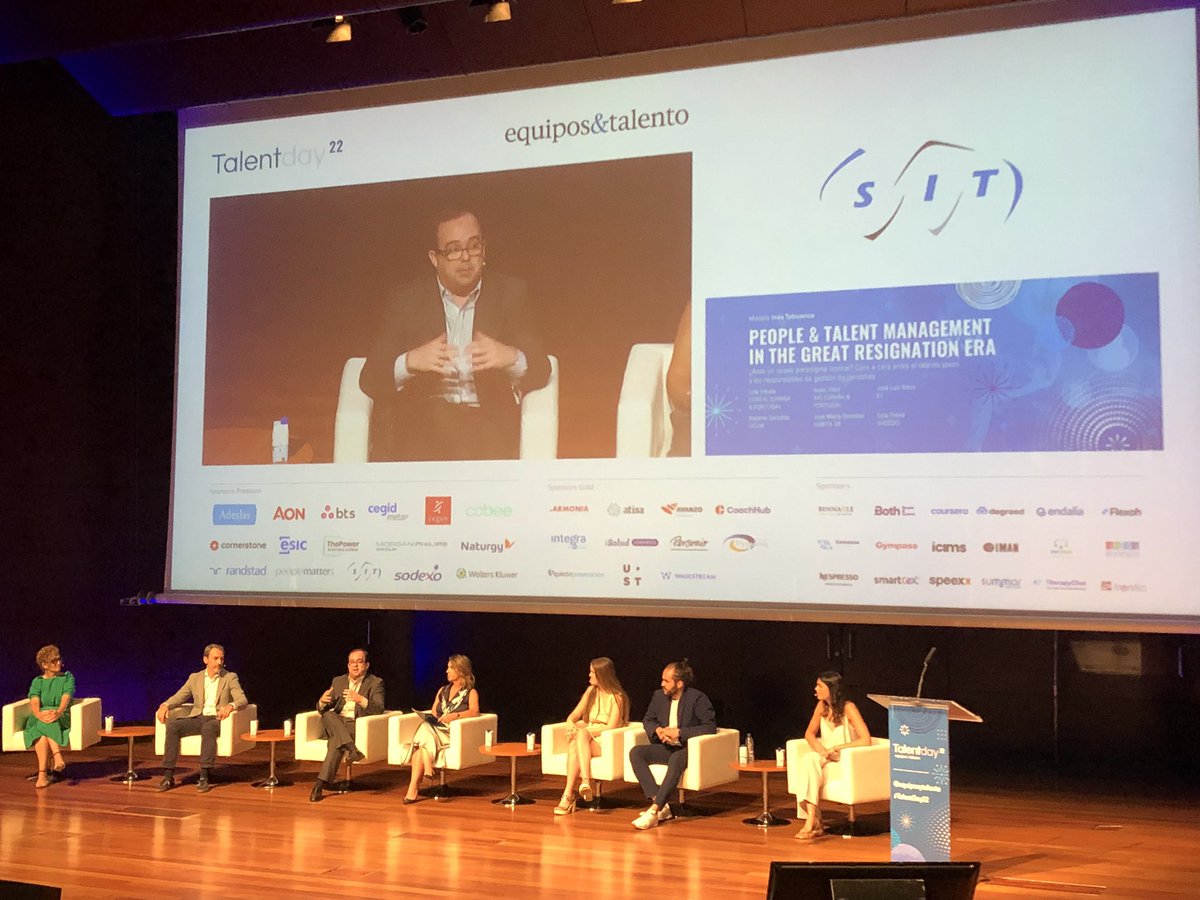 Grupo_Onetec's tweet photo. “La incertidumbre ha llegado para quedarse, lo que hay que aprender es a surfearla” @JLRiscoRojas #TalentDay22 @EquiposyTalento https://t.co/rNhP2BOpCW