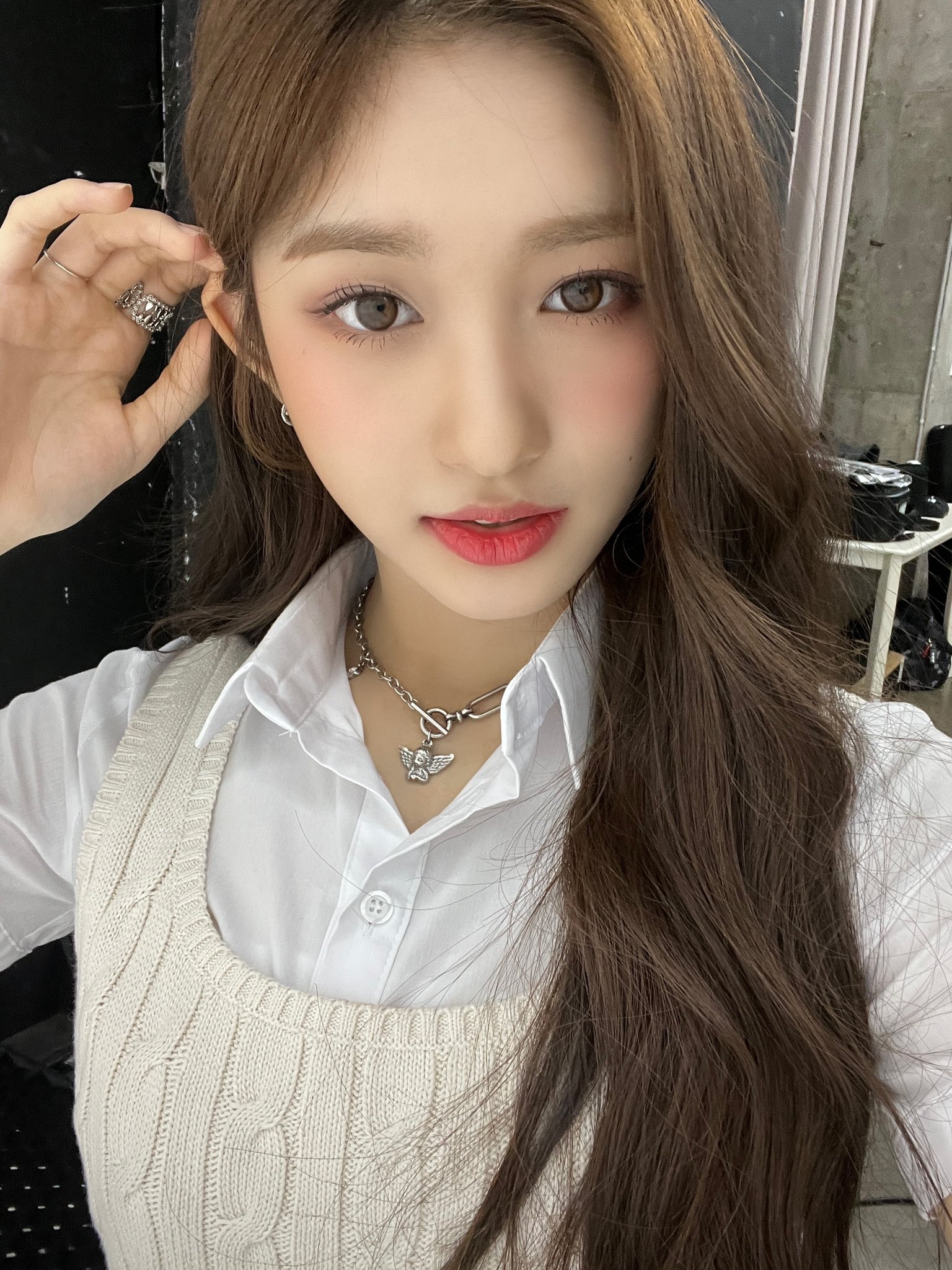 IVE on Twitter: "ViVi🤍 #IVE #아이브 #LEESEO #이서 https://t.co/XdN8yQWoYo