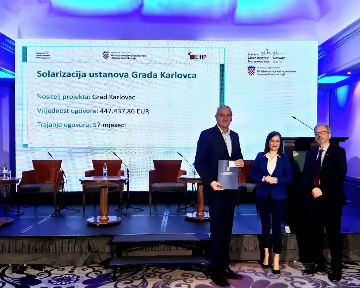 DamirMandicKA's tweet photo. #Karlovac energetski 🟩 #grad
Ugovori za izgradnju fotonaponskih elektrana na 14 javnih zgrada vrijednosti 4️⃣4️⃣7️⃣ 0️⃣0️⃣0️⃣ 🇪🇺 i projekt #geoterma gradske tvrtke #GeotermiKA 7️⃣5️⃣7️⃣ 0️⃣0️⃣0️⃣ 🇪🇺.
Vizija energetski neovisnog grada #korakpokorak napreduje.
#zelenigrad  #obnovljiviizvori https://t.co/oYImCnVNJy